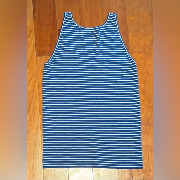 Banana republic knit tank with back V, size US small - Picture 1 of 5